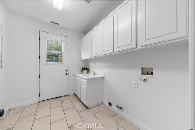12406 Challendon Drive, Rancho Cucamonga CA: https://media.crmls.org/medias/b0a1e0a7-2164-4d8a-b83c-40d9b87b46dc.jpg