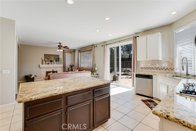 32501 Sprucewood Way, Lake Elsinore CA: https://media.crmls.org/medias/b0a236a8-c23b-40b9-be85-7b42f381fc89.jpg