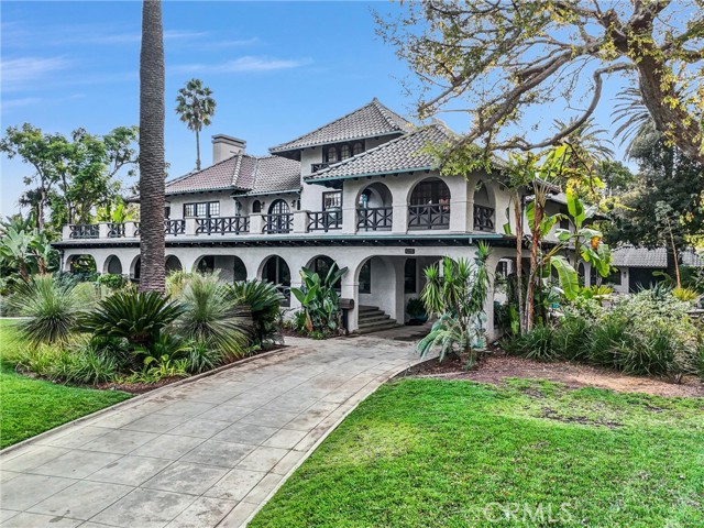 1215 Wentworth, Pasadena CA: https://media.crmls.org/medias/b0a28f54-d5ec-490e-9c78-26f45e8b3135.jpg