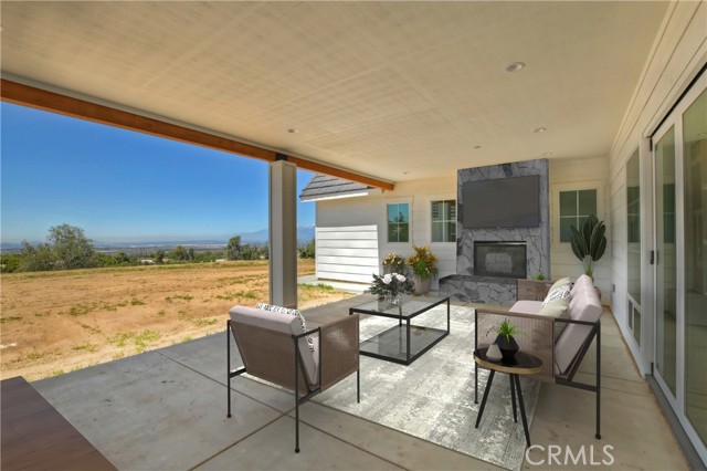 Detail Gallery Image 30 of 61 For 32135 Sapphire St, Mentone,  CA 92359 - 6 Beds | 3/1 Baths