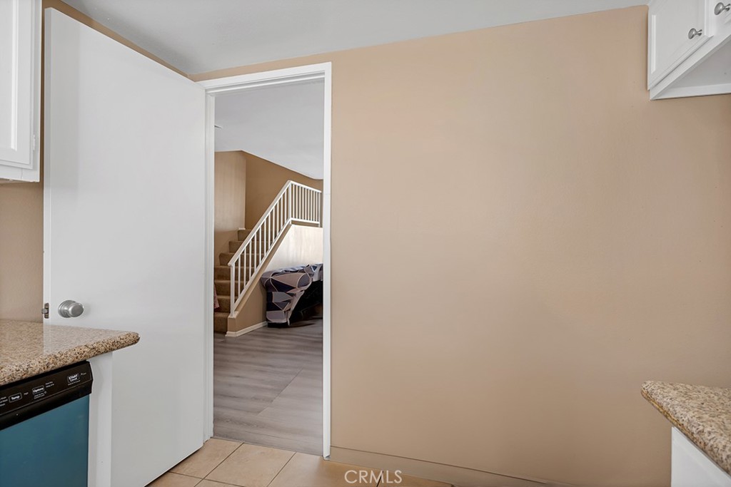 https://media.crmls.org/medias/b0a39306-2955-4d80-9cad-8e52d56a1864.jpg?preset=X-Large