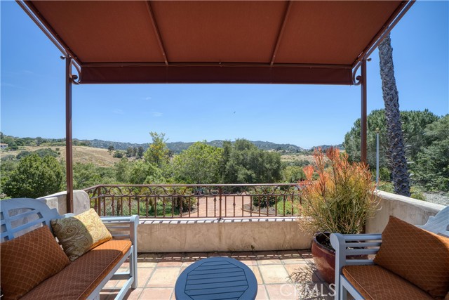 1220 Bassi Drive, San Luis Obispo CA: https://media.crmls.org/medias/b0a393b5-167c-46dc-b0af-cbd38e13024b.jpg