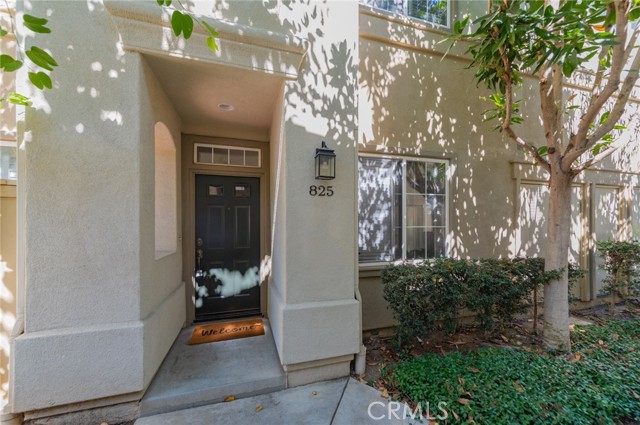 825 Yorkshire, Irvine CA: https://media.crmls.org/medias/b0a5ec64-9470-4393-ba78-756842bc1404.jpg
