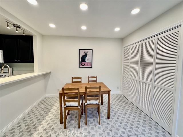 Detail Gallery Image 11 of 26 For 19 Dartmouth, Irvine,  CA 92612 - 2 Beds | 2/1 Baths