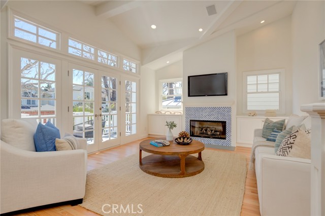 2905 Poinsettia Avenue, Manhattan Beach, California 90266, 5 Bedrooms Bedrooms, ,4 BathroomsBathrooms,Residential,Sold,Poinsettia,SB22039564