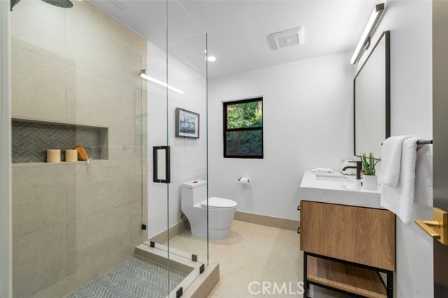 5019 Donna Avenue, Tarzana CA: https://media.crmls.org/medias/b0a71e1a-9058-4f5f-9c4f-c8f751563ba7.jpg