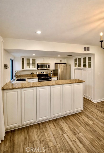 Detail Gallery Image 8 of 25 For 15230 Roxford St #38,  Sylmar,  CA 91342 - 2 Beds | 3 Baths