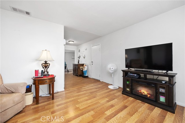 26095 Fairlane Drive, Menifee CA: https://media.crmls.org/medias/b0a82e47-e2a9-43c8-939c-b635e26b3761.jpg