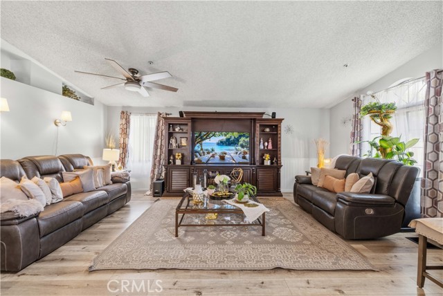 Detail Gallery Image 14 of 46 For 13691 Gavina #433,  Sylmar,  CA 91342 - 3 Beds | 2 Baths