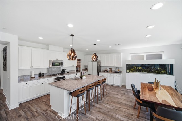 Detail Gallery Image 16 of 52 For 29387 Rockview Ct, Menifee,  CA 92584 - 5 Beds | 4 Baths