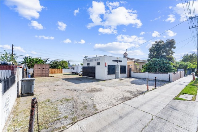 1704 W 2nd Street, Santa Ana CA: https://media.crmls.org/medias/b0ab90ad-8c35-4534-99e7-5ff8e759c0f3.jpg