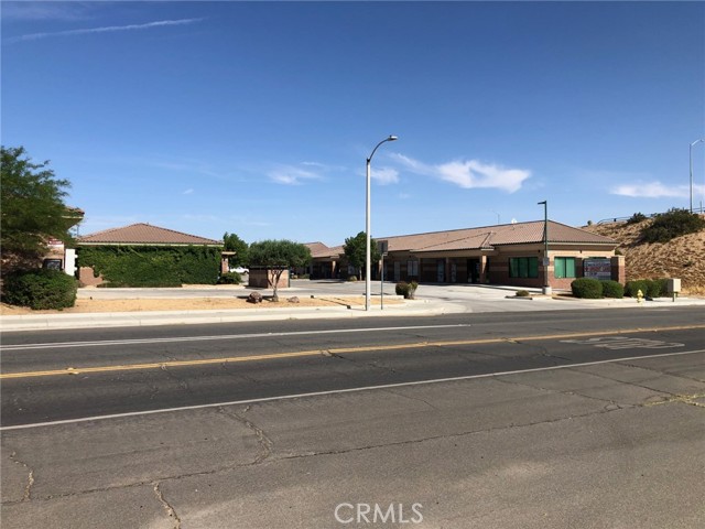 16490 Walnut Street, Hesperia, California 92345, ,Commercial Lease,For Rent,16490 Walnut Street,CRHD23087838