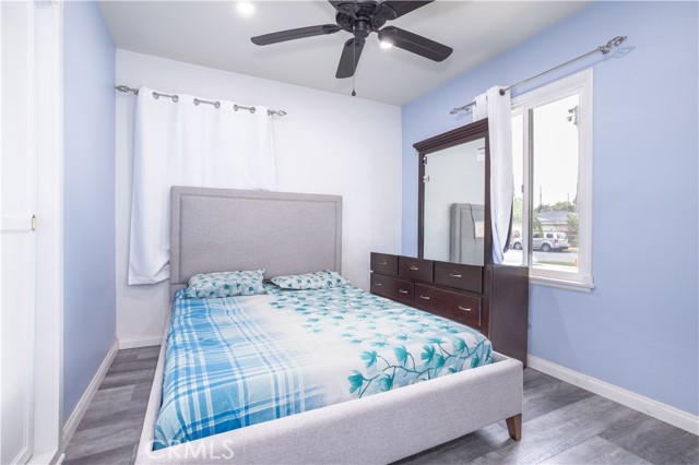 Detail Gallery Image 23 of 39 For 19127 Enadia, Reseda,  CA 91335 - 4 Beds | 2 Baths