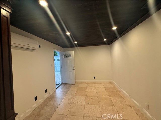 Detail Gallery Image 5 of 18 For 16823 Simonds, Granada Hills,  CA 91344 - 1 Beds | 1 Baths