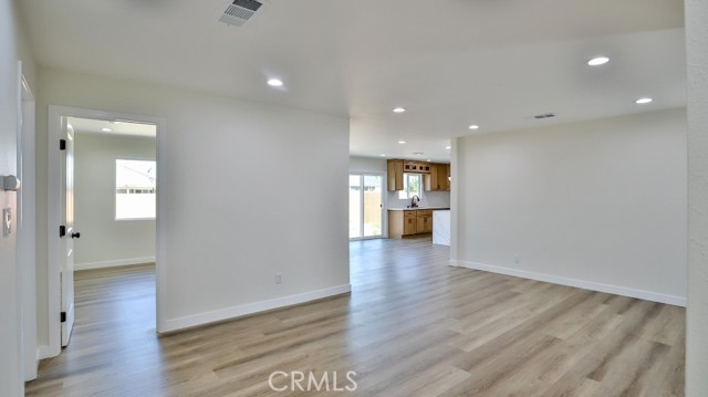 Detail Gallery Image 5 of 28 For 247 S Date St, Anaheim,  CA 92805 - 4 Beds | 2 Baths