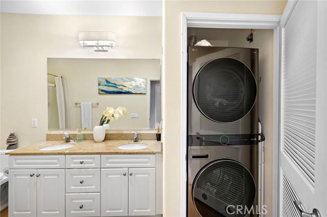 3247 Watermarke Place, Irvine CA: https://media.crmls.org/medias/b0af84a4-f1bf-4672-8312-08a880dd356d.jpg