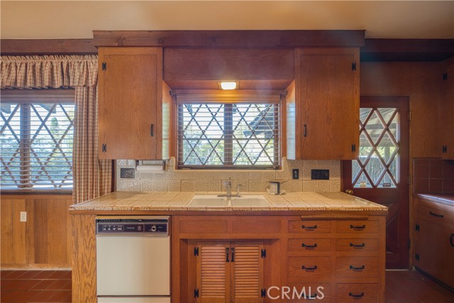 25 Buena Vista Avenue, San Luis Obispo CA: https://media.crmls.org/medias/b0b0dd74-8860-4b32-878b-b3b068edf9d1.jpg