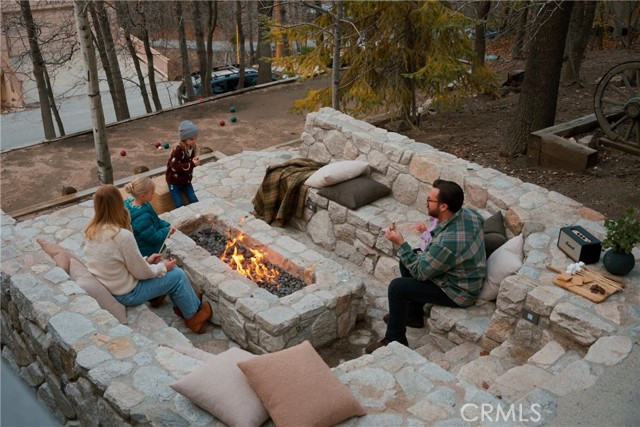 Detail Gallery Image 24 of 37 For 28537 North Shore, Lake Arrowhead,  CA 92352 - 4 Beds | 4/1 Baths