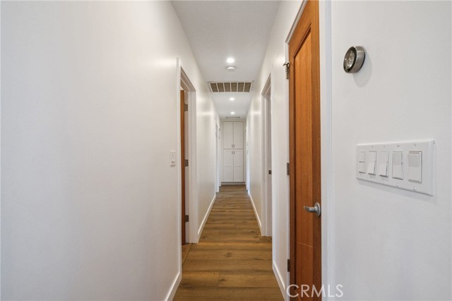 6615 Farralone Avenue, Woodland Hills CA: https://media.crmls.org/medias/b0b1989b-0b2a-4fdc-b27b-e44c151e1460.jpg
