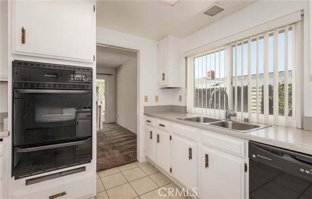Detail Gallery Image 6 of 22 For 526 Nottingham Dr, Redlands,  CA 92373 - 4 Beds | 2 Baths