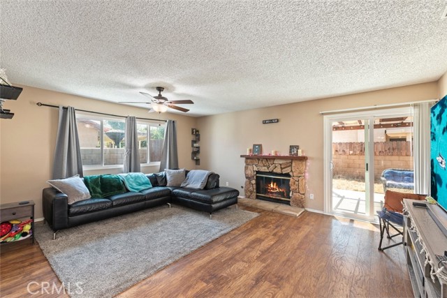 Detail Gallery Image 7 of 23 For 3999 Roxbury Dr, Hemet,  CA 92545 - 2 Beds | 2 Baths