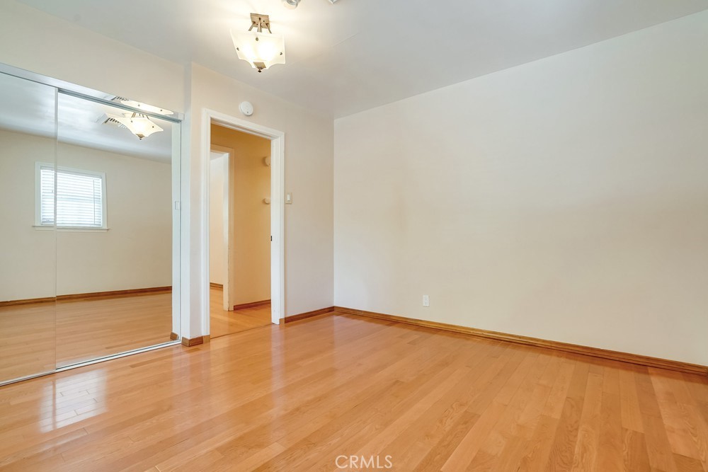 https://media.crmls.org/medias/b0b251a4-6f7f-4e58-ade8-1a46d9a53661.jpg?preset=X-Large