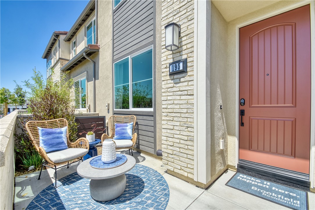 Detail Gallery Image 1 of 1 For 3901 S. Jolly Paseo #190, Ontario,  CA 91761 - 3 Beds | 2/1 Baths