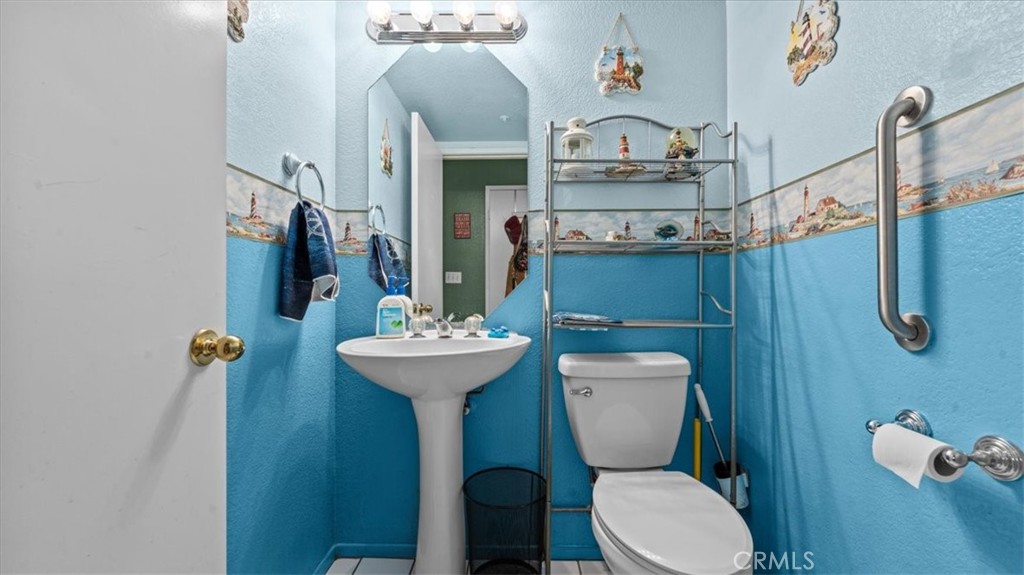 https://media.crmls.org/medias/b0b45ef2-c3f3-4d0a-8fa0-8e036cbd36aa.jpg?preset=X-Large