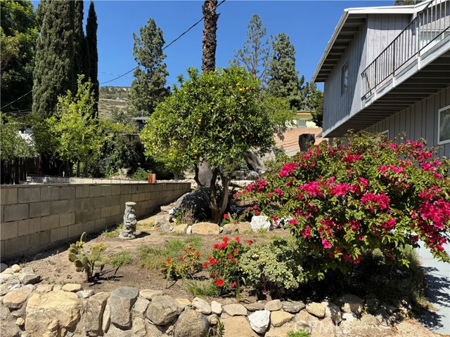 4922 Lowell Avenue, Glendale CA: https://media.crmls.org/medias/b0b469f5-a01a-493a-9171-95798d84b333.jpg