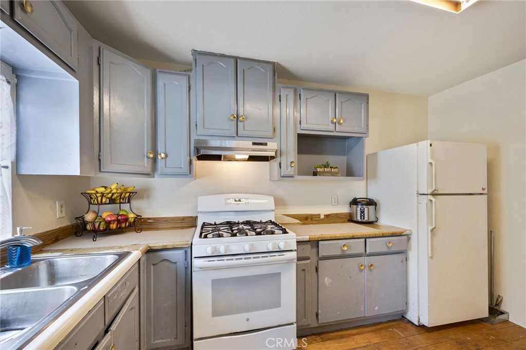 1521 Dunn Avenue, Los Angeles, CA 90063