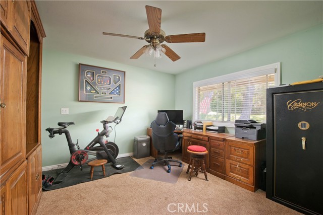 Detail Gallery Image 17 of 31 For 15877 Warm Springs Dr, Canyon Country,  CA 91387 - 5 Beds | 3 Baths