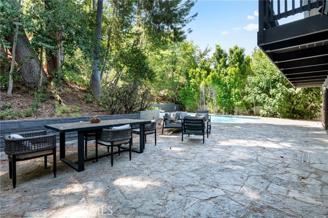 Detail Gallery Image 31 of 35 For 20225 Allentown Dr, Woodland Hills,  CA 91364 - 5 Beds | 4/2 Baths