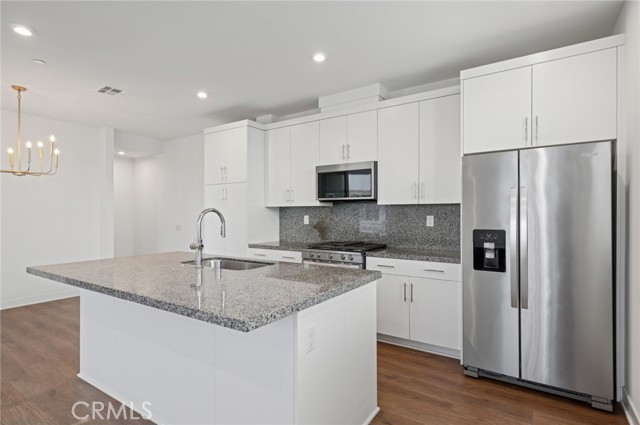 Detail Gallery Image 11 of 27 For 1503 W Cara Dr, Anaheim,  CA 92805 - 3 Beds | 2/1 Baths
