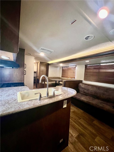 Detail Gallery Image 4 of 60 For 1295 S Cawston Ave, Hemet,  CA 92545 - – Beds | – Baths