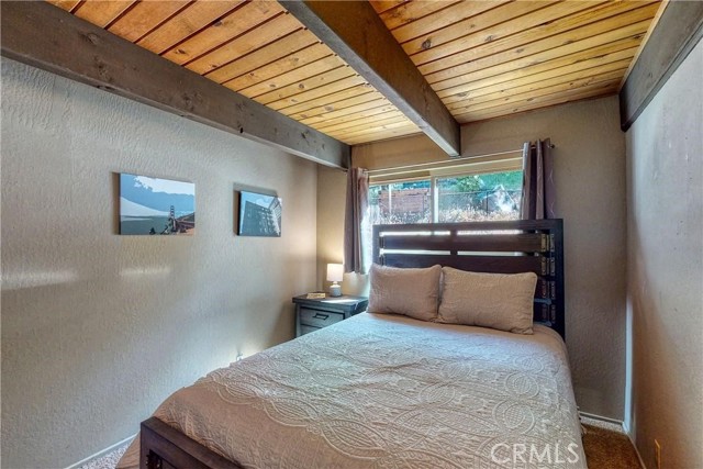 Detail Gallery Image 10 of 31 For 887 Rhine Rd, Lake Arrowhead,  CA 92352 - 4 Beds | 3 Baths