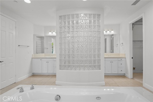 4925 Lone Acres Court, Rancho Cucamonga CA: https://media.crmls.org/medias/b0b5b59c-e4fb-443e-9b88-639eb056a47d.jpg