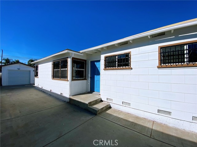 Detail Gallery Image 3 of 15 For 1623 Lakme Ave, Wilmington,  CA 90744 - 3 Beds | 1 Baths
