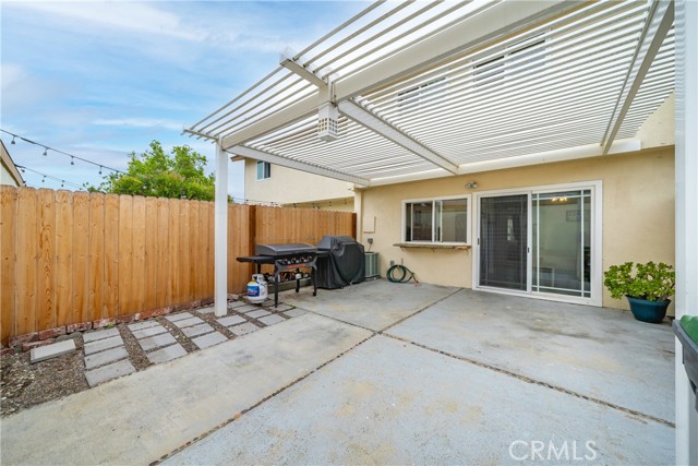201 W Alton Ave, Santa Ana CA: https://media.crmls.org/medias/b0b5e958-4c5d-4658-961e-fb019aa47214.jpg
