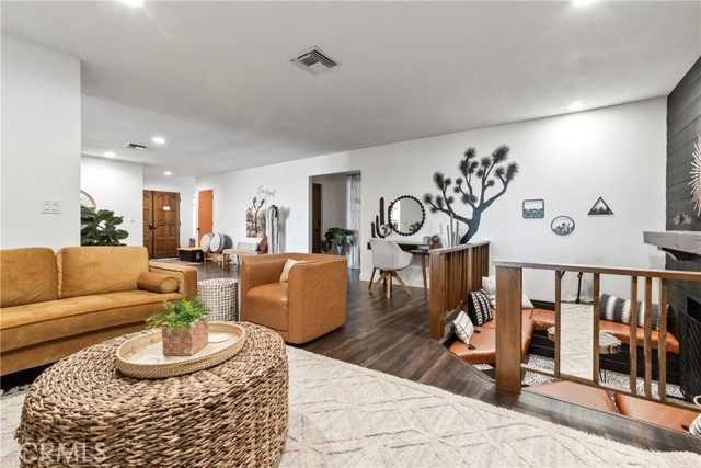 Detail Gallery Image 5 of 54 For 53988 Pinon, Yucca Valley,  CA 92284 - 3 Beds | 2 Baths