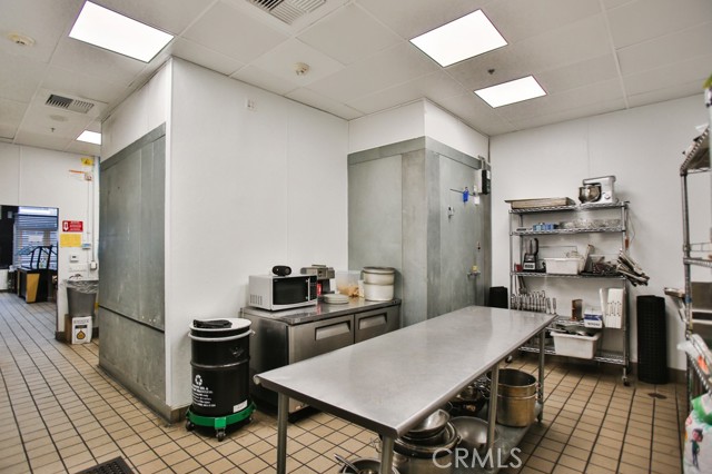 5537 W Sunset Boulevard, Los Angeles CA: https://media.crmls.org/medias/b0b84320-1a11-456a-bd18-8031b0e70be7.jpg
