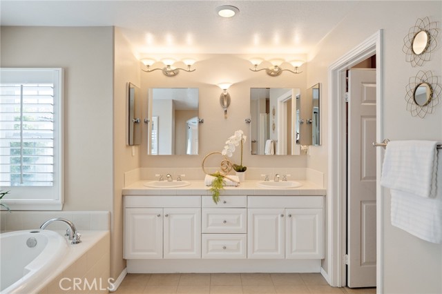 2889 Plaza Del Amo, Torrance CA: https://media.crmls.org/medias/b0b86693-ed58-437c-83bf-1195feba6674.jpg