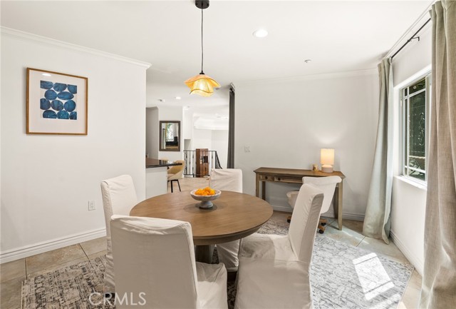 11145 Sunshine Terrace, Studio City CA: https://media.crmls.org/medias/b0b8bc9a-0ae4-4541-880c-cadcb9983a02.jpg