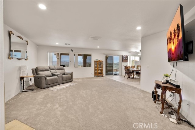 Detail Gallery Image 8 of 54 For 8514 Barberry Ave, Yucca Valley,  CA 92284 - 4 Beds | 3 Baths