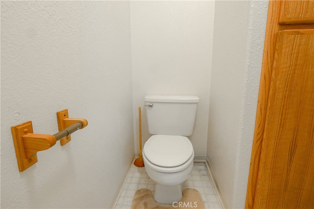 https://media.crmls.org/medias/b0baee82-e0b6-4dd0-821c-a20bd4458161.jpg?preset=X-Large