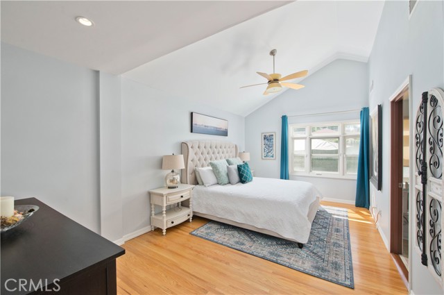 13964 Peach Grove Street, Sherman Oaks CA: https://media.crmls.org/medias/b0bafb8e-c501-4794-be6b-31d4b9b4f6e9.jpg