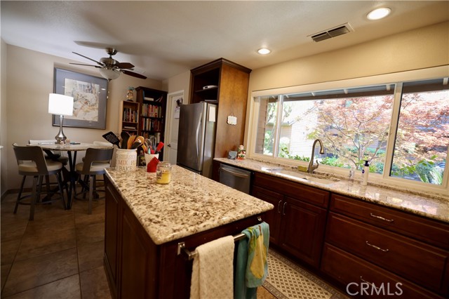 Detail Gallery Image 11 of 48 For 2127 W Barstow Ave, Fresno,  CA 93711 - 2 Beds | 2 Baths