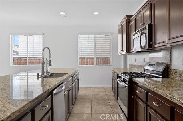 Detail Gallery Image 5 of 37 For 30167 Pine Needle Rd, Menifee,  CA 92585 - 3 Beds | 2 Baths