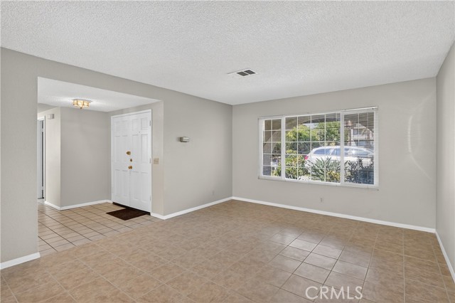 Detail Gallery Image 11 of 51 For 10728 Valley Dr, Riverside,  CA 92505 - 4 Beds | 2/1 Baths