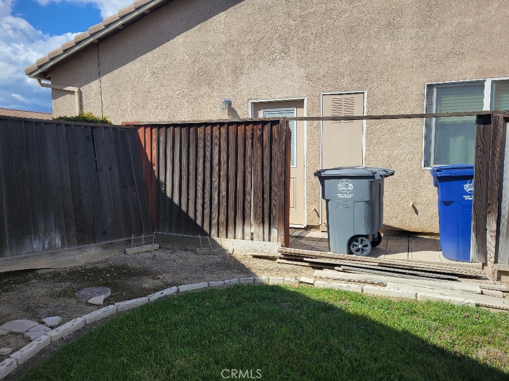 https://media.crmls.org/medias/b0be19f8-3b8d-4d07-9136-133629328de5.jpg?preset=X-Large