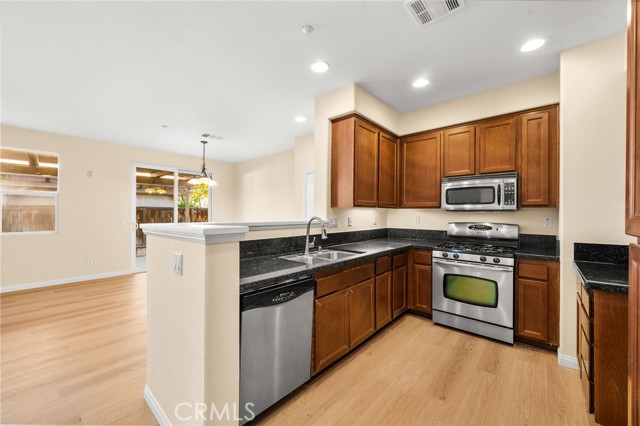 Detail Gallery Image 16 of 54 For 41537 Wild Ivy Ave #1,  Murrieta,  CA 92562 - 3 Beds | 2/1 Baths